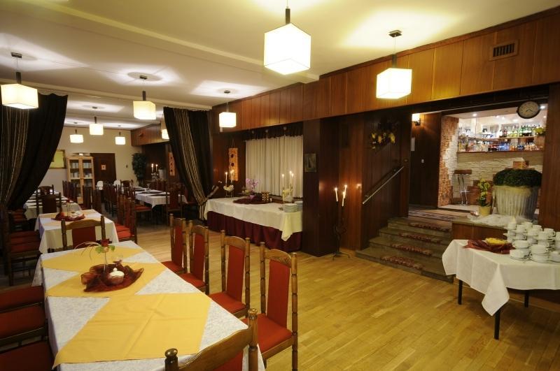 Jowisz Lägenhet Poznań Restaurang bild